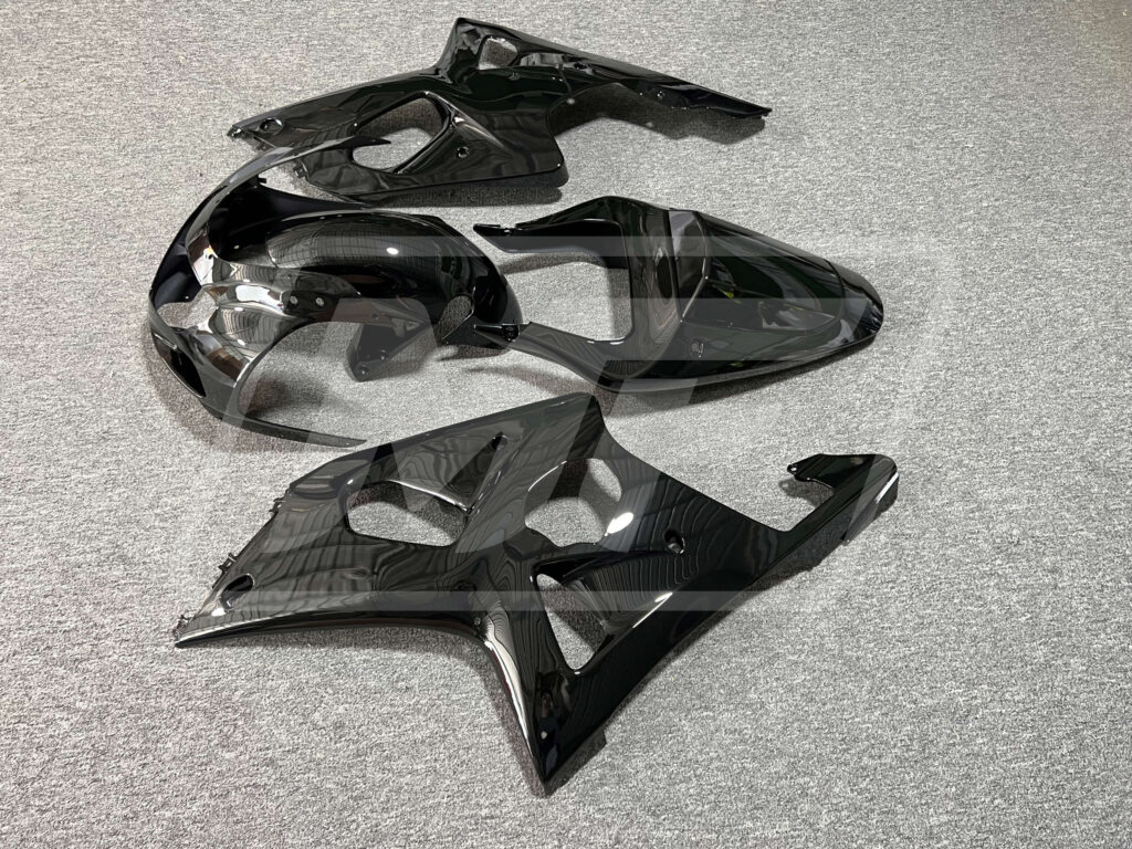 Suzuki GSXR 1000 custom ABS fairings 2000 - 2002 in Gloss Black - durable replacement kit, Monster Fairings
