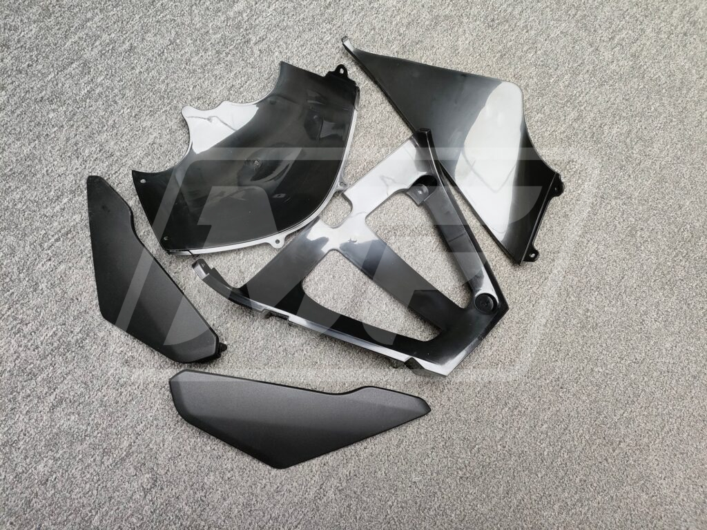 Suzuki GSXR 600 - 750 2004 - 2005 ABS fairings, Gloss Black - high - quality motorcycle kit by Monster Fairings