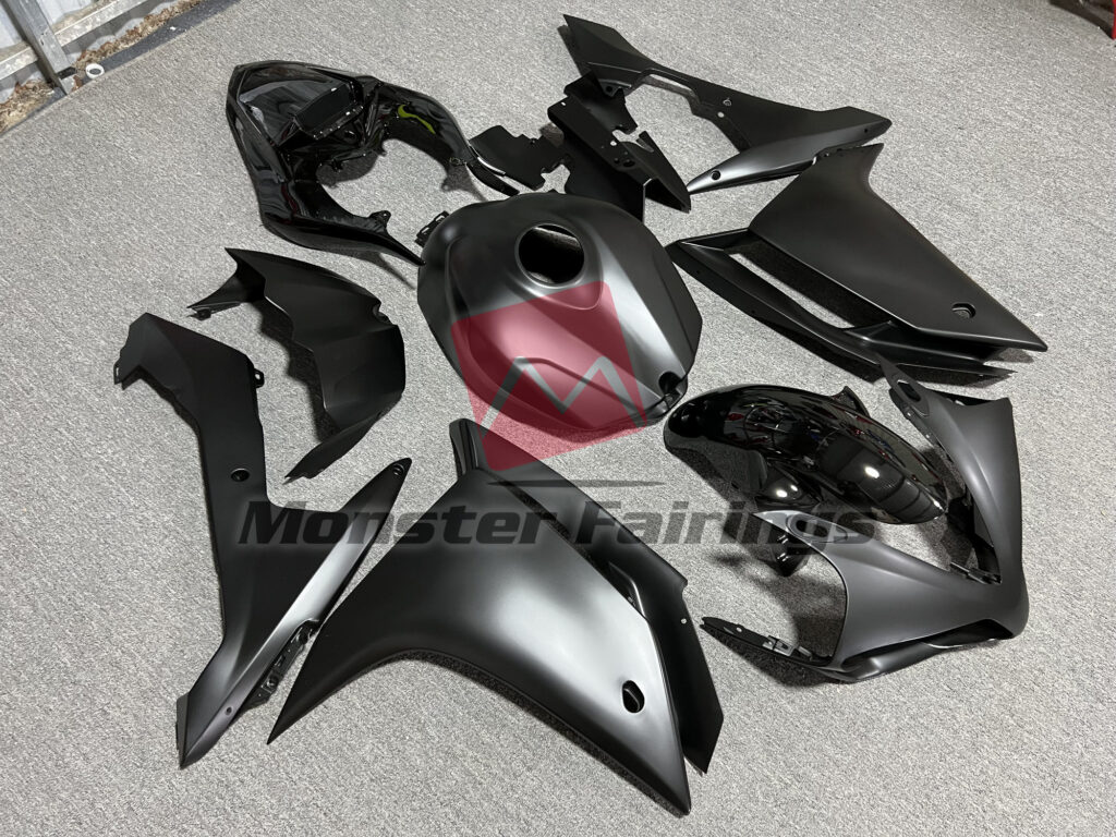 Yamaha R1 custom ABS fairings 2007 - 2008 in Black and Gold - durable replacement kit, Monster Fairings