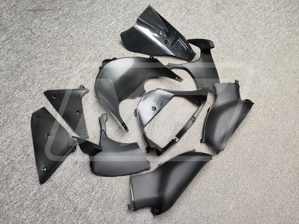 Suzuki GSXR 1300 1997 - 2007 ABS fairings, Gloss Black OEM Style - high - quality motorcycle kit by Monster Fairings