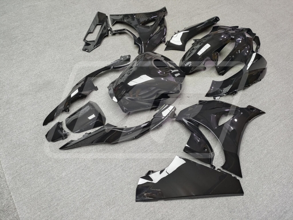 Suzuki GSXR custom ABS fairings 2017 - 2025 in Gloss Black - durable replacement kit, Monster Fairings
