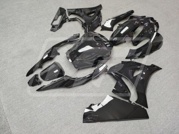 Suzuki GSXR custom ABS fairings 2017 - 2025 in Gloss Black - durable replacement kit, Monster Fairings