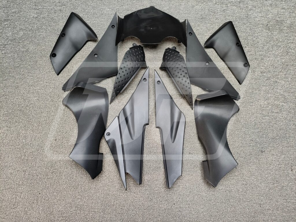Monster Fairings ABS fairing kit for Kawasaki ZX6R 2005 - 2006 - Gloss Black with Emerald Green, precise OEM fit