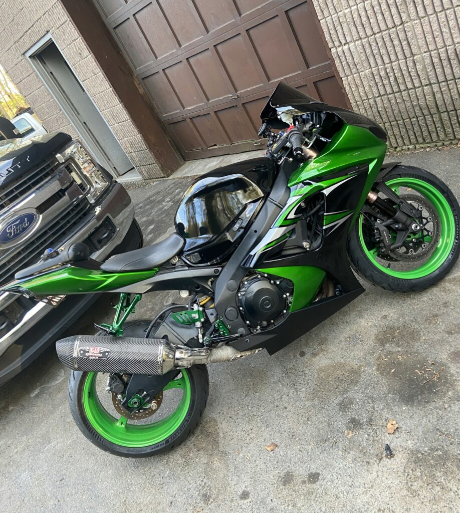 Monster Fairings ABS fairing kit for Suzuki GSXR 1000 2007 - 2008 - Gloss Black & Green Silver, precise OEM fit