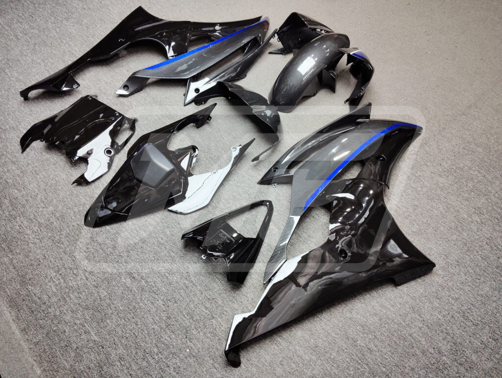 2008 - 2016 Yamaha R6 Gloss Carbon Fiber Style Black & Blue fairing set - ABS injection, custom painted by Monster Fairings