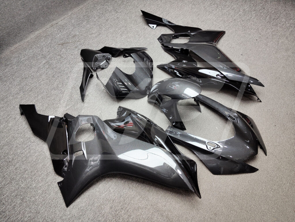 Yamaha R6 custom ABS fairings 2017 - 2022 in Gloss Carbon Fiber Style & Black - durable replacement kit, Monster Fairings