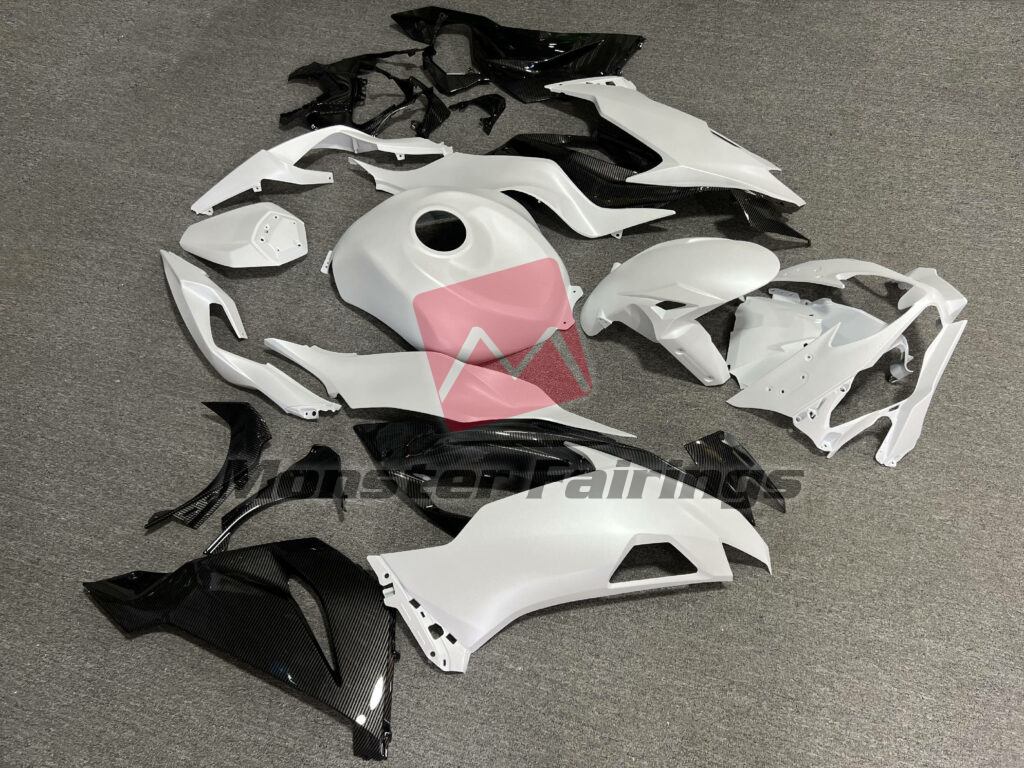 Kawasaki ZX6R custom ABS fairings 2019 - 2023 in Gloss Carbon Fiber Style & Matte Metallic White - durable replacement kit, Monster Fairings