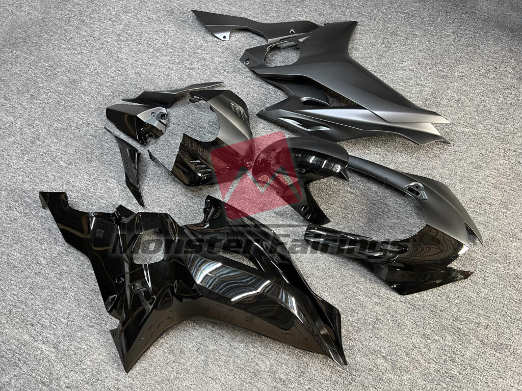 Yamaha R6 custom ABS fairings 2017 - 2022 in Gloss Black & Matte Dark Silver - durable replacement kit, Monster Fairings