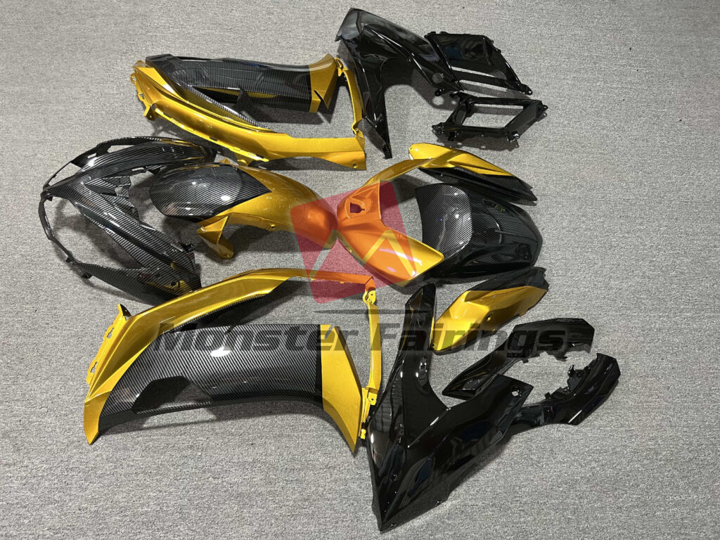 2012 - 2016 Kawasaki Ninja 650R Gloss Carbon Fiber Style With Black & Gold fairing set - ABS injection, custom painted by Monster Fairings