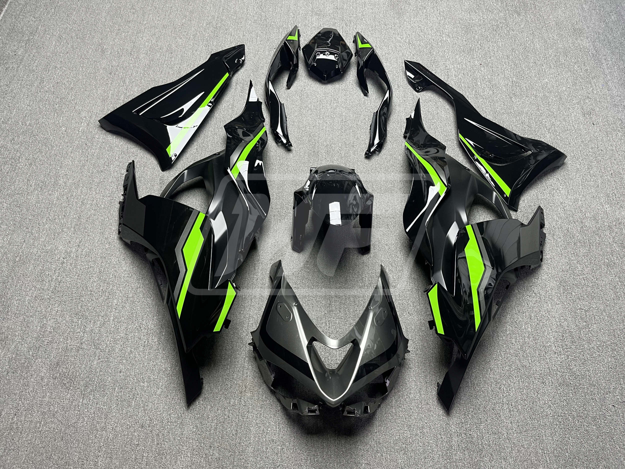 「ＭＯＮＳＴＥＲ ６」 Worlds Most Powerful Sports Motorcycle Kawasaki 6 Eye