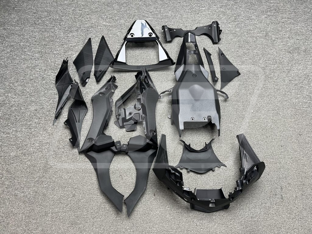 Monster Fairings ABS fairing kit for Yamaha R1 2015 - 2019 - Gloss White With Gold Pearl Flakes, precise OEM fit