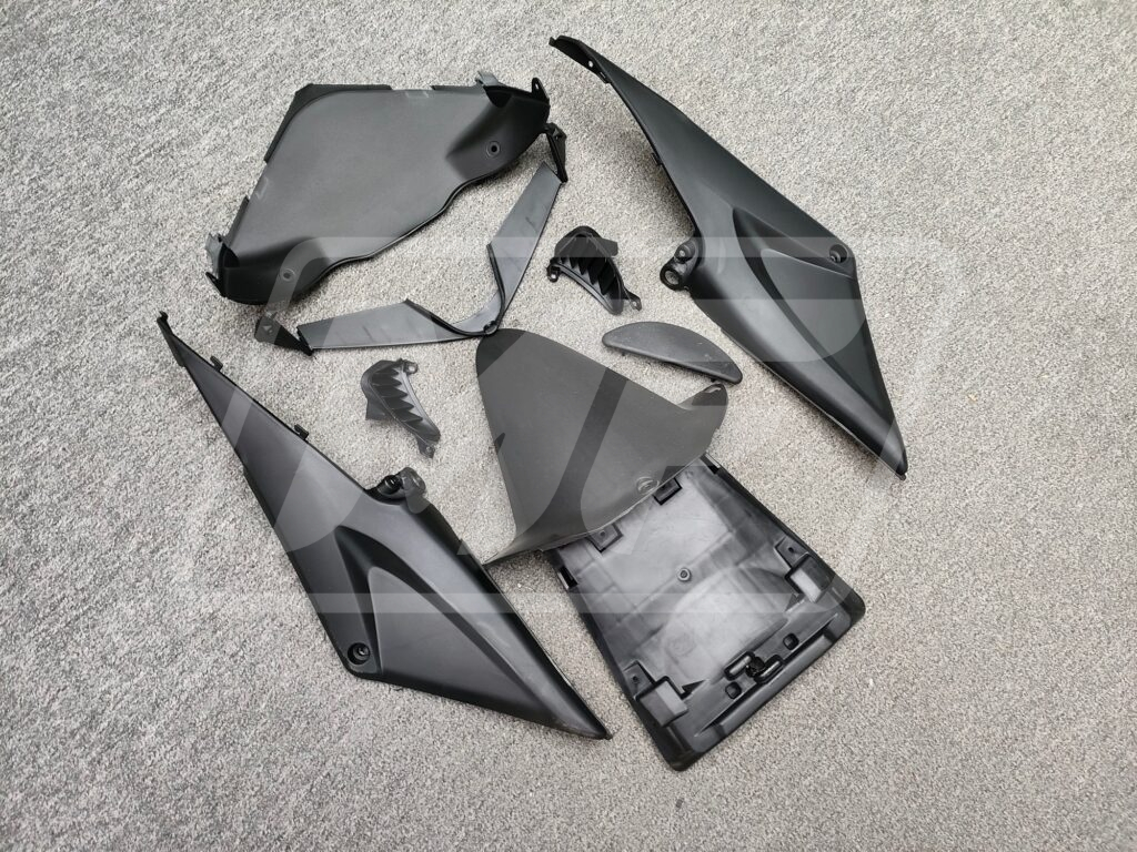 Honda CBR600RR 2005 - 2006 ABS fairings, Matte Black & Red Split - high - quality motorcycle kit by Monster Fairings