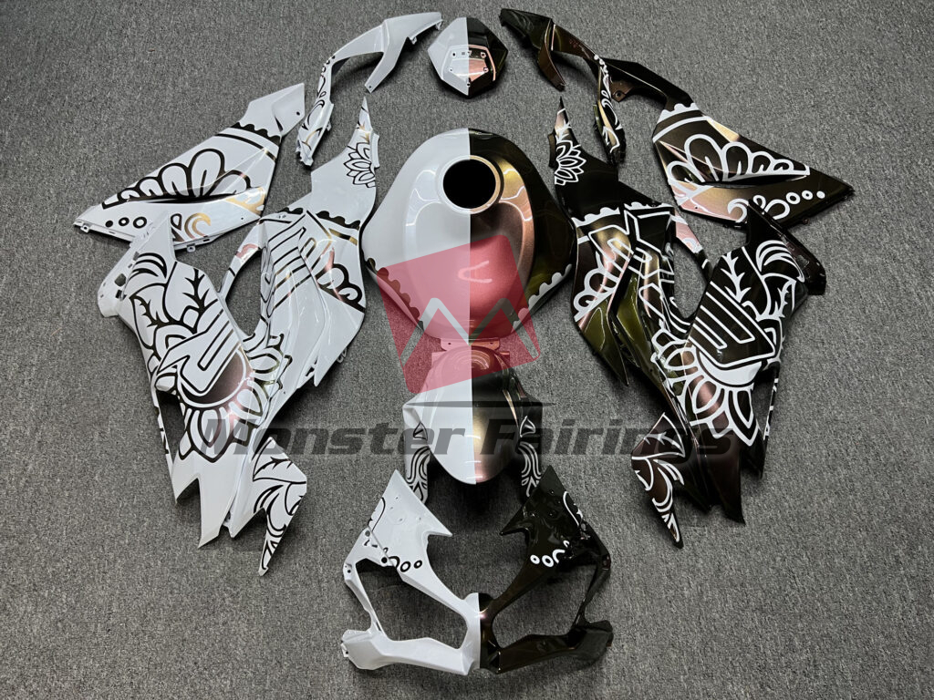 Kawasaki ZX6R 2019 - 2023 Gloss Pearl White & Chameleon Custom Split ABS fairings - custom motorcycle bodywork kit by Monster Fairings
