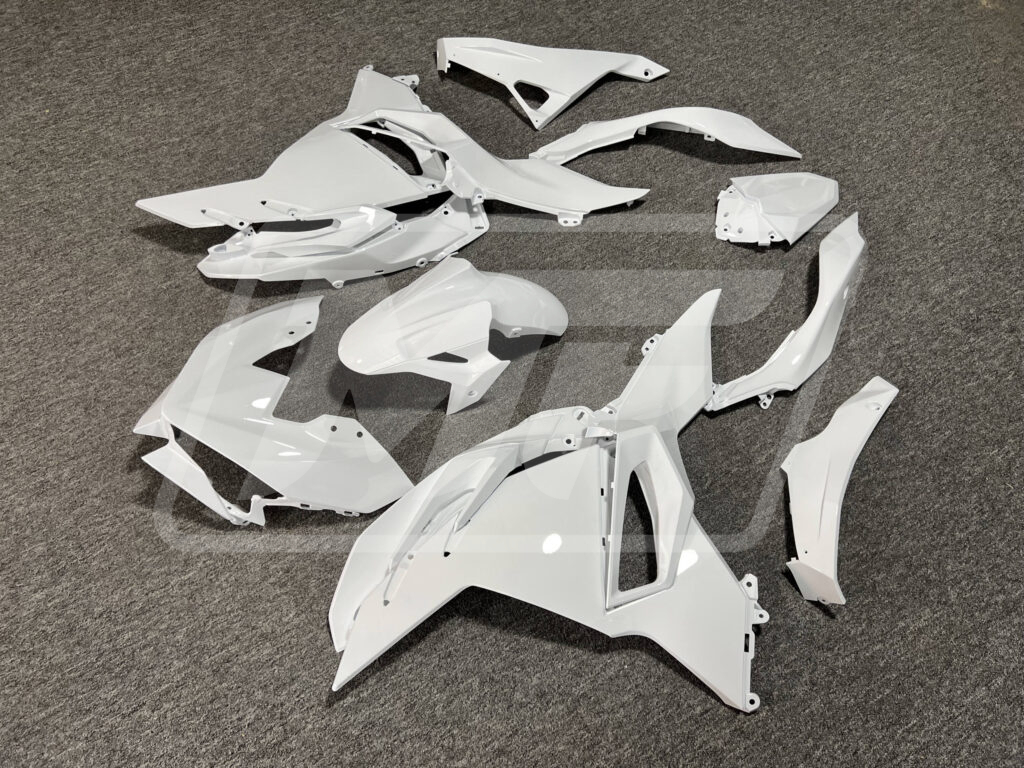 Kawasaki Ninja 500 custom ABS fairings 2024 - 2025 in Gloss White - durable replacement kit, Monster Fairings