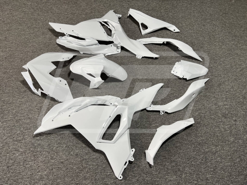 2024 - 2025 Kawasaki Ninja 500 Gloss White fairing set - ABS injection, custom painted by Monster Fairings