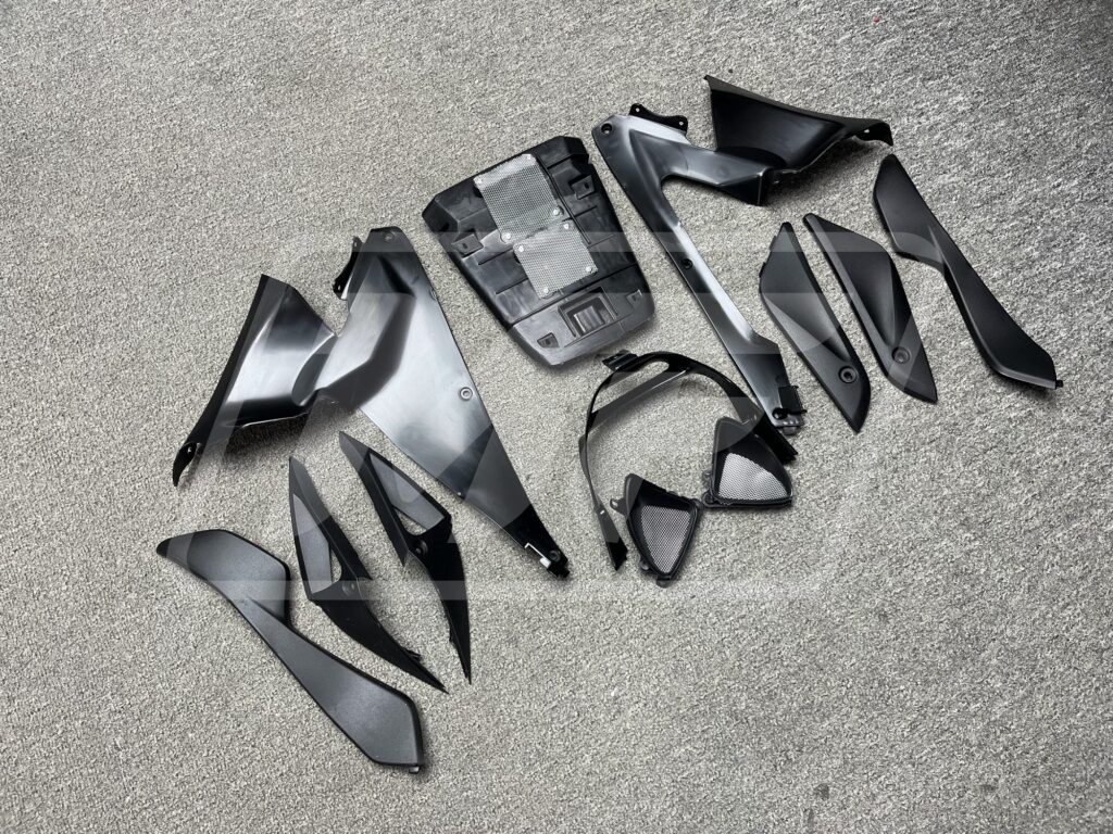 Honda CBR1000RR custom ABS fairings 2004 - 2005 in Gloss Black & and Yellow - durable replacement kit, Monster Fairings