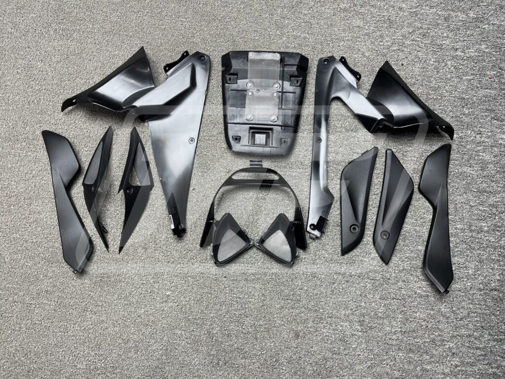 Gloss Black & and Yellow ABS fairings for Honda CBR1000RR 2004 - 2005 - premium OEM fit kit by Monster Fairings