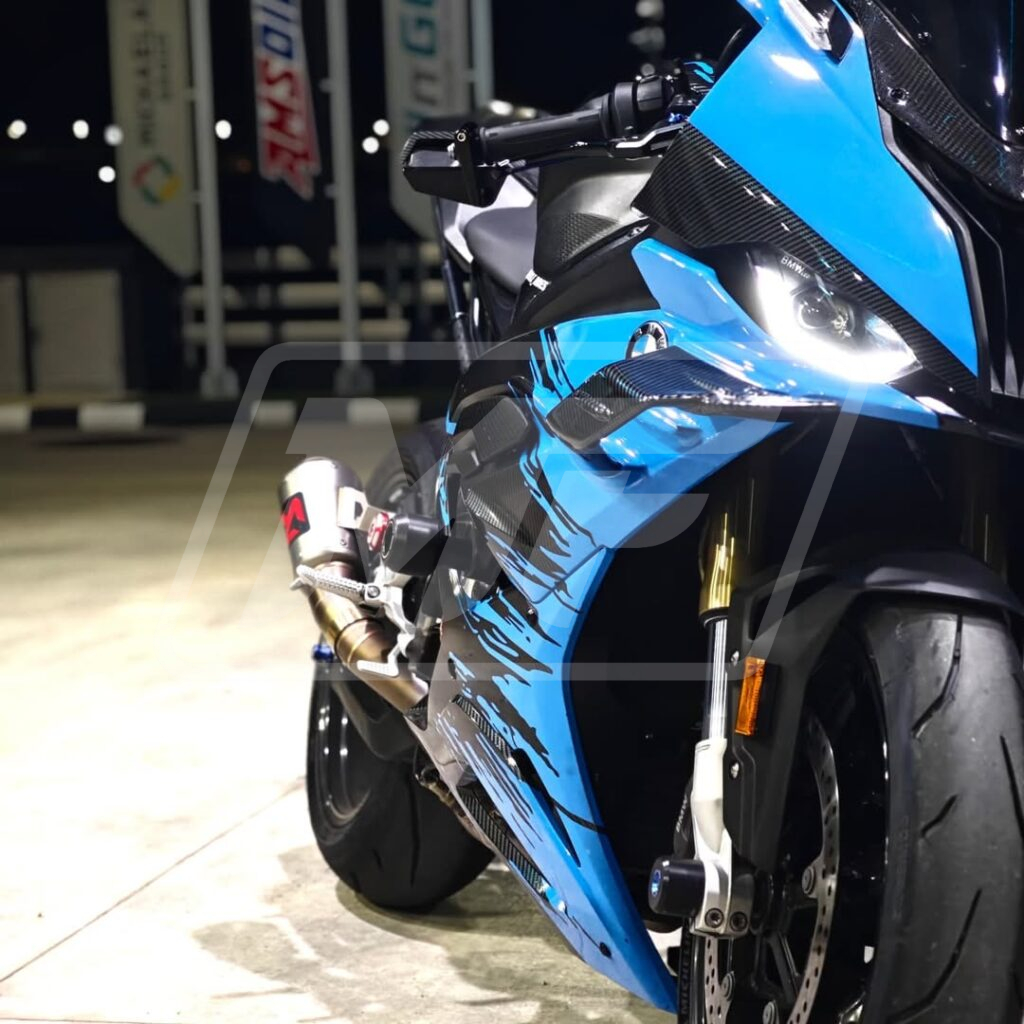 BMW S1000RR custom ABS fairings 2023 - 2024 in Gloss Carbon Fiber Light Blue Splash - durable replacement kit, Monster Fairings