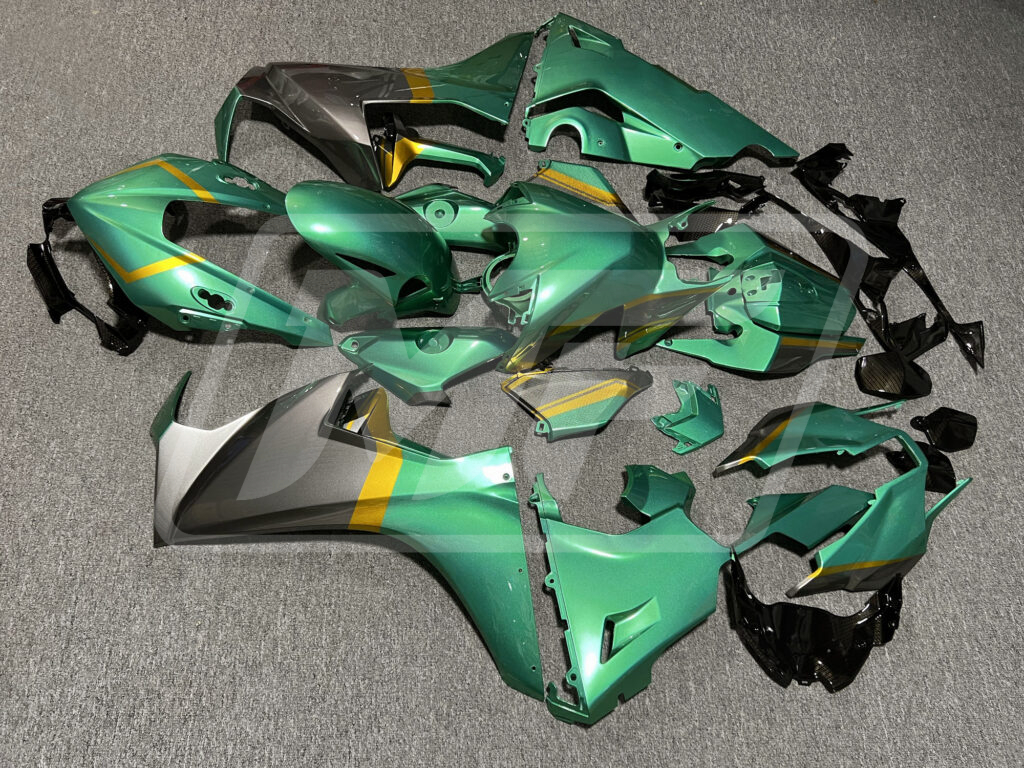 2017 - 2025 Honda CBR1000RR Gloss Emerald Green & Silver Gold Carbon Fiber Style fairing set - ABS injection, custom painted by Monster Fairings