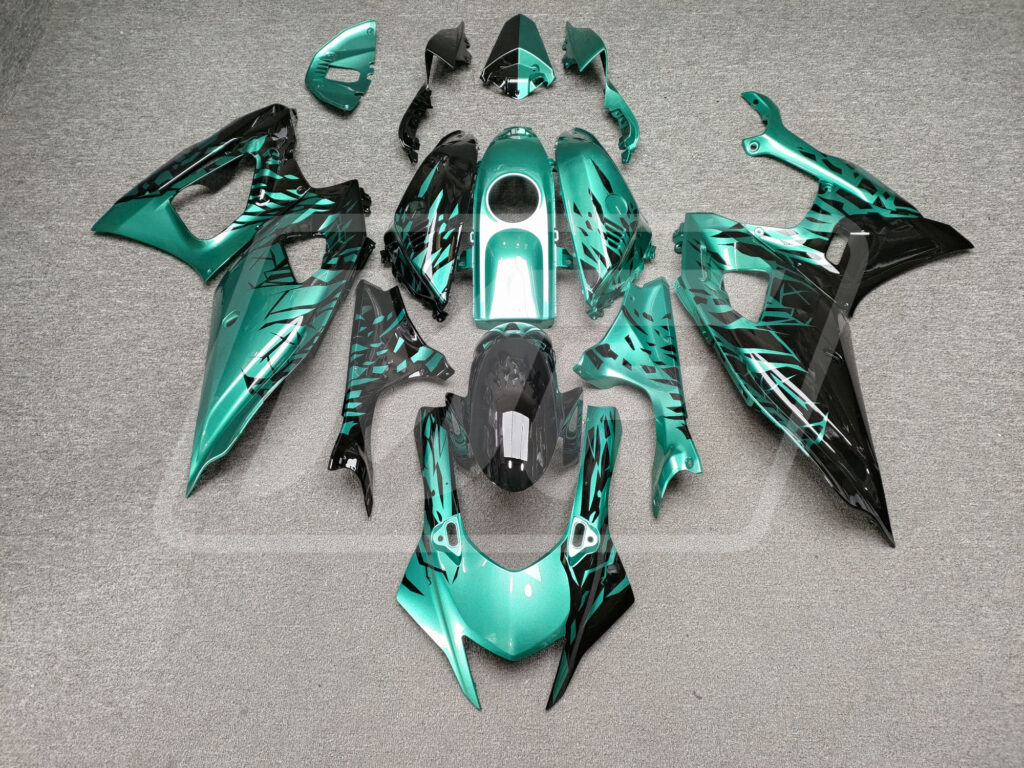 Yamaha R7 2021 - 2025 Gloss Black & Emerald Green Shattered Split ABS fairings - custom motorcycle bodywork kit by Monster Fairings