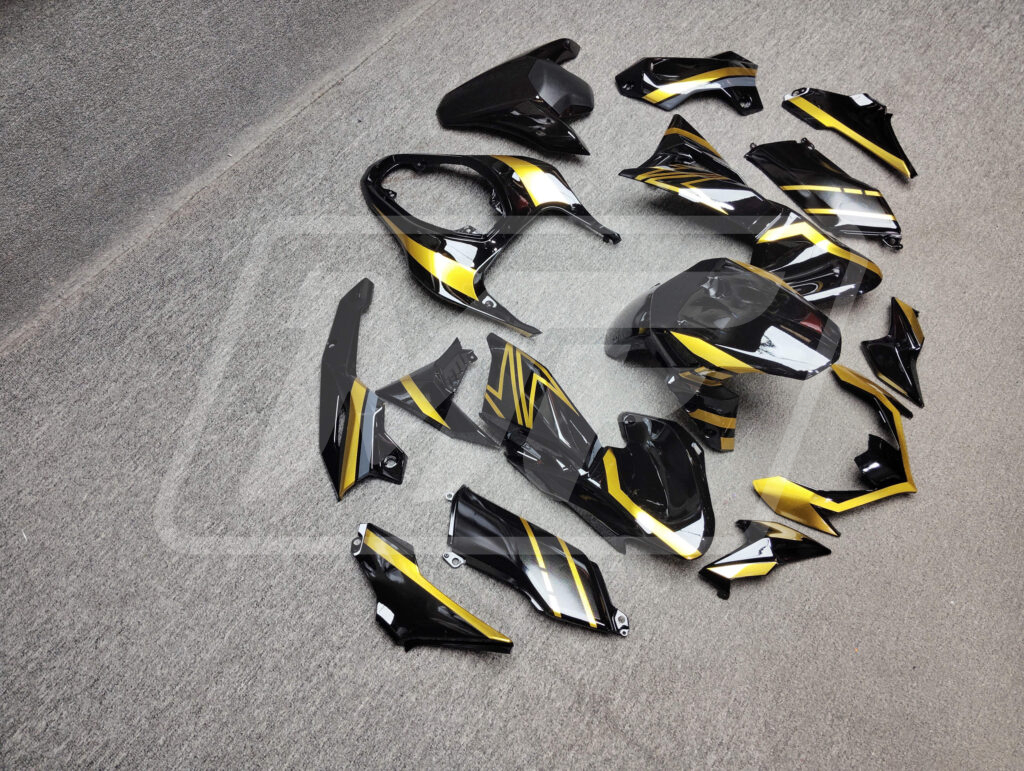 Kawasaki Z900 custom ABS fairings 2020 - 2024 in Gloss Black & Antique Gold - durable replacement kit, Monster Fairings