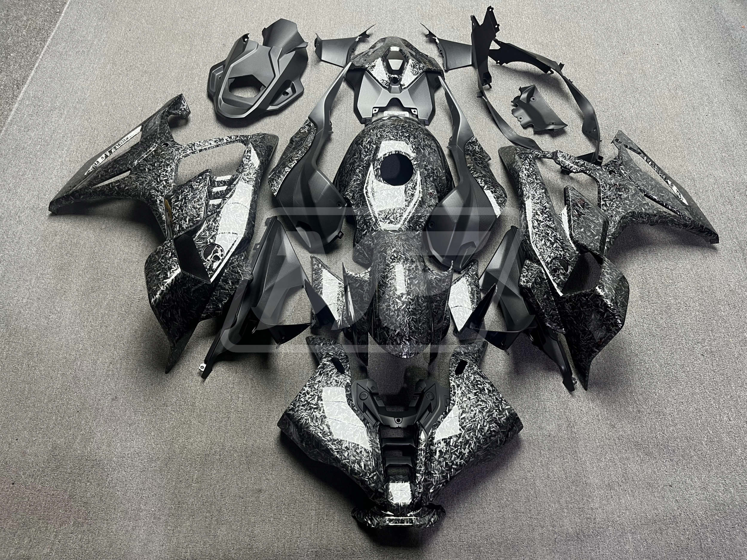 BMW S1000RR K67 2025年式 新車外し純正シート BMW S1000RR K67 2025年式 新車外し純正シート - メルカリ