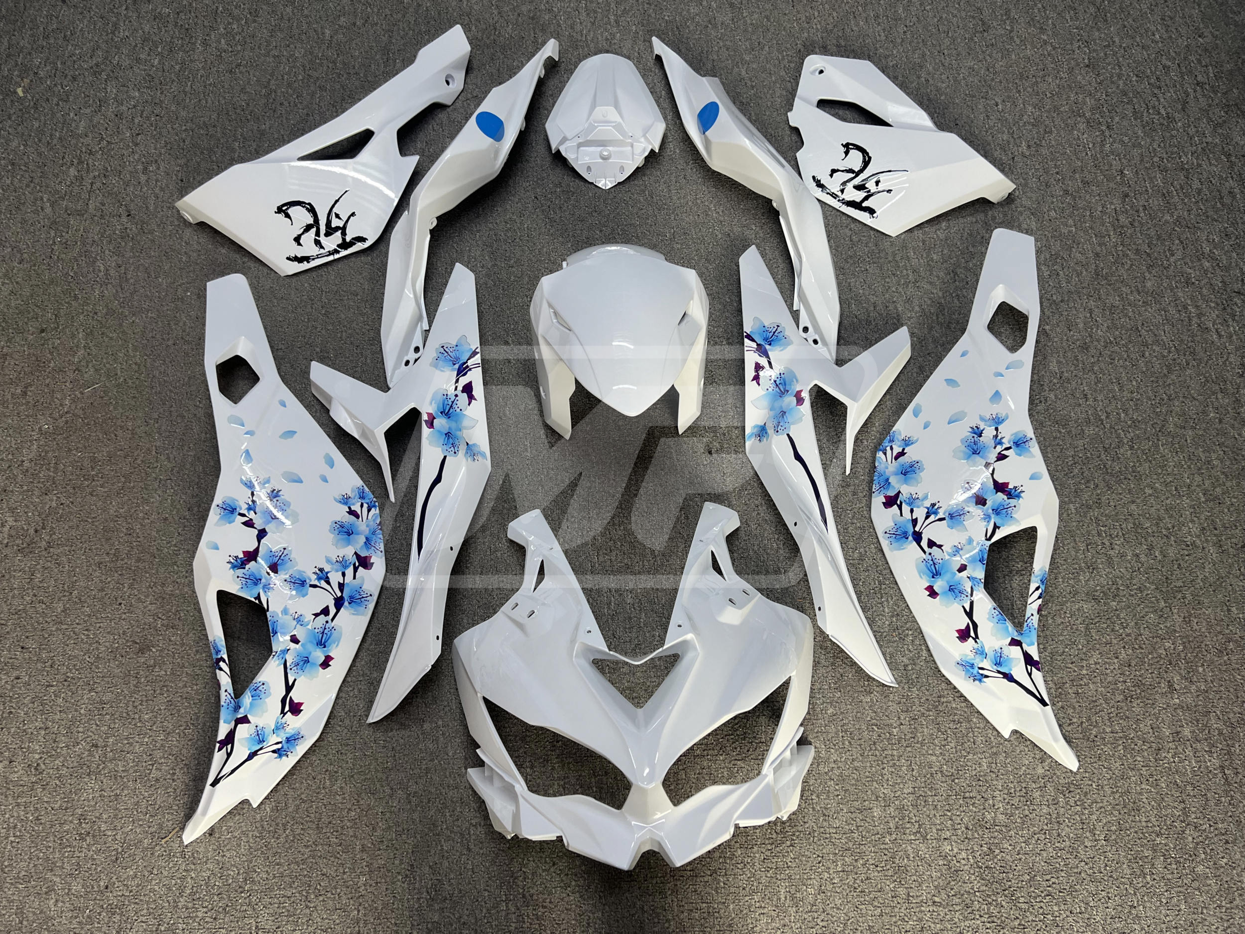 R♡ページ Kawasaki ZX4RR 2020-2025 Gloss White with Blue Cherry Blossom ABS